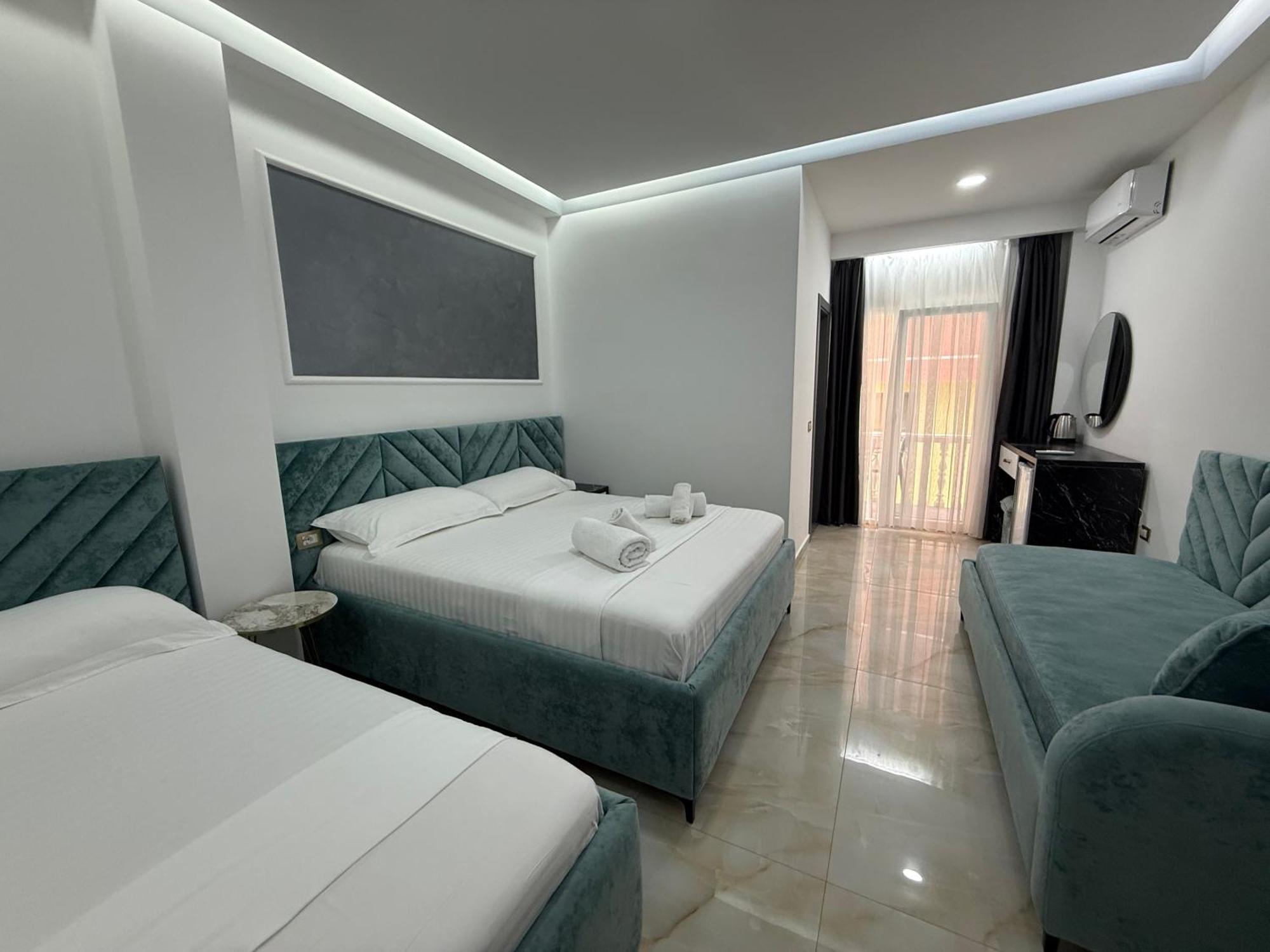 Hotel Leodori 1 Shengjin Bagian luar foto