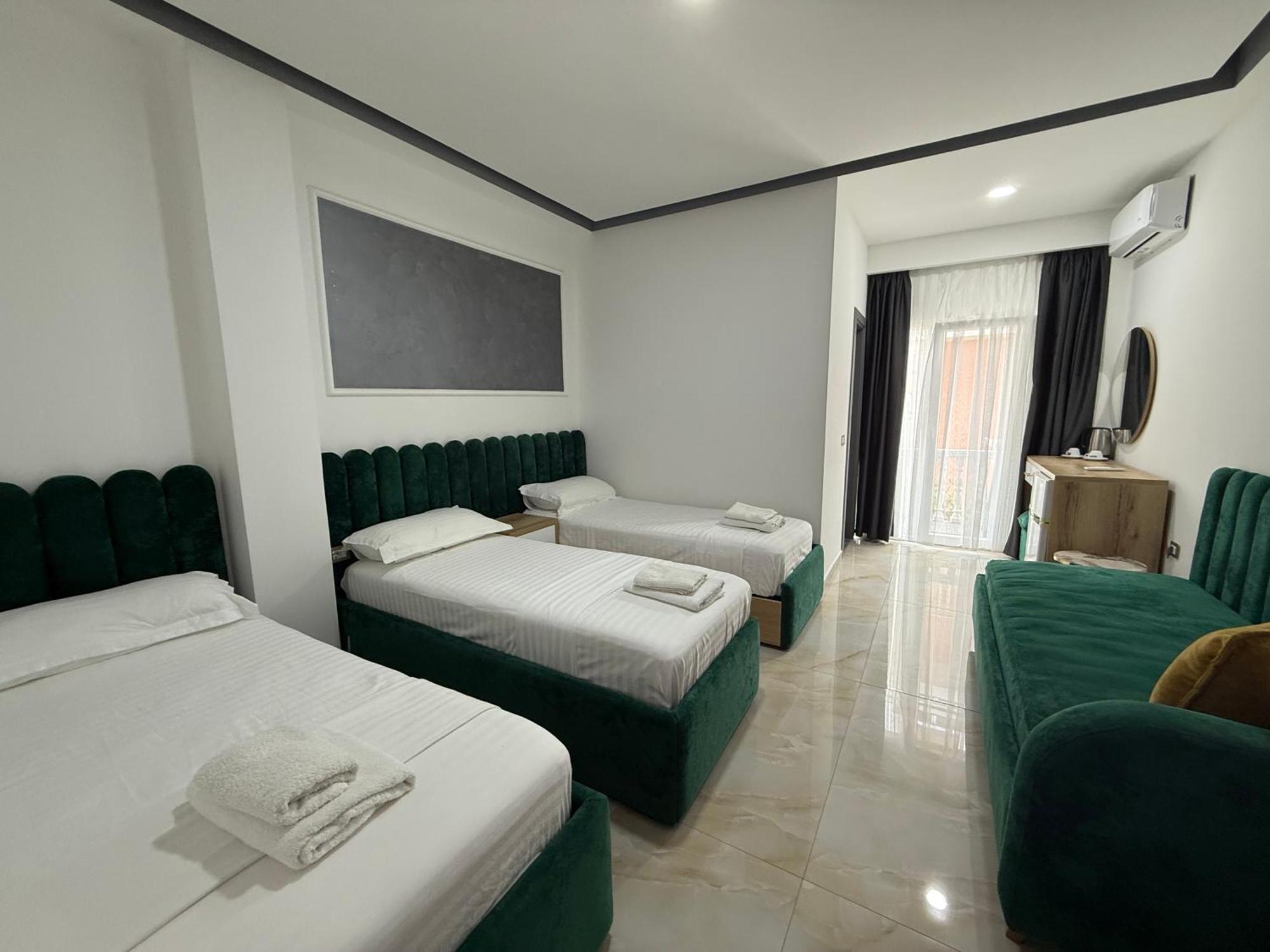 Hotel Leodori 1 Shengjin Bagian luar foto