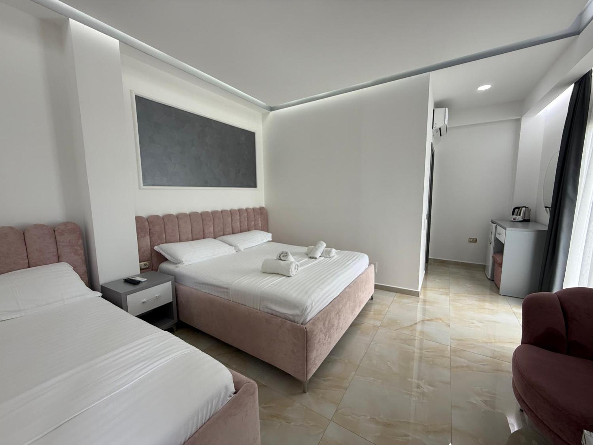Hotel Leodori 1 Shengjin Bagian luar foto